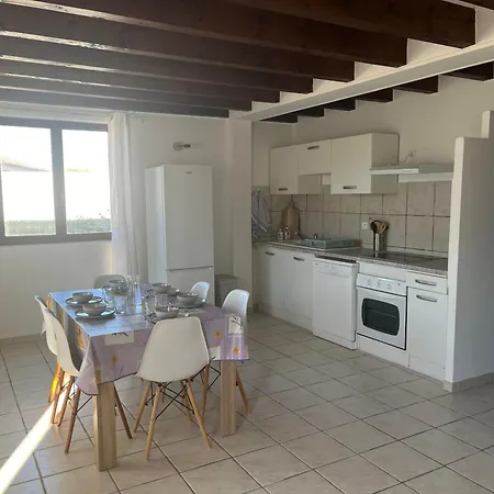 Location De 5 Personnes Proche Montpellier Et Plages Avec Climatisation