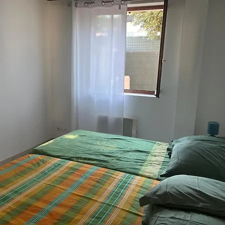 Location De 5 Personnes Proche Montpellier Et Plages Avec Climatisation Vila