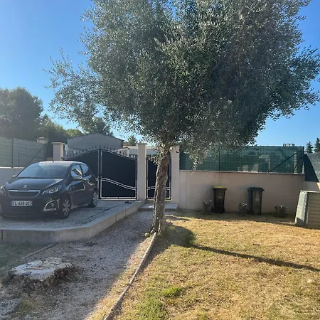 Location De 5 Personnes Proche Montpellier Et Plages Avec Climatisation Vila